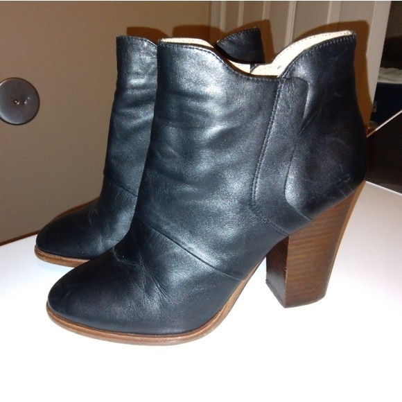 Halogen black booties with brown heel zip up 8M - Picture 1 of 7